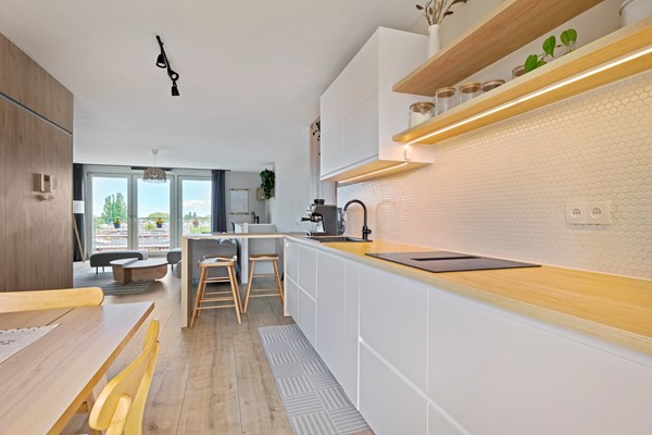 Medium property photo - Bos en Lommerplein 46, 1055 EK Amsterdam